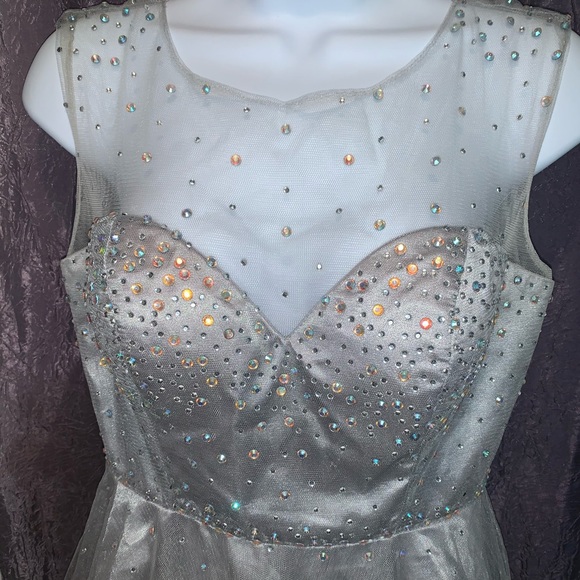 Tulle mini dress with iridescent jewels - Picture 3 of 4